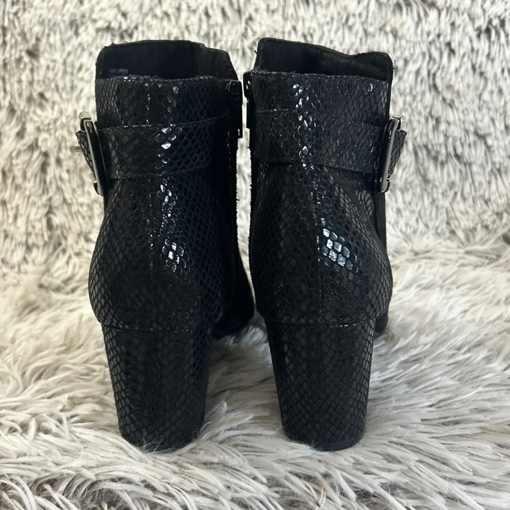 Karen Scott IVYY Black Zip up Almond Toe Ankle Boots Reptile Textured Buckle 9.5